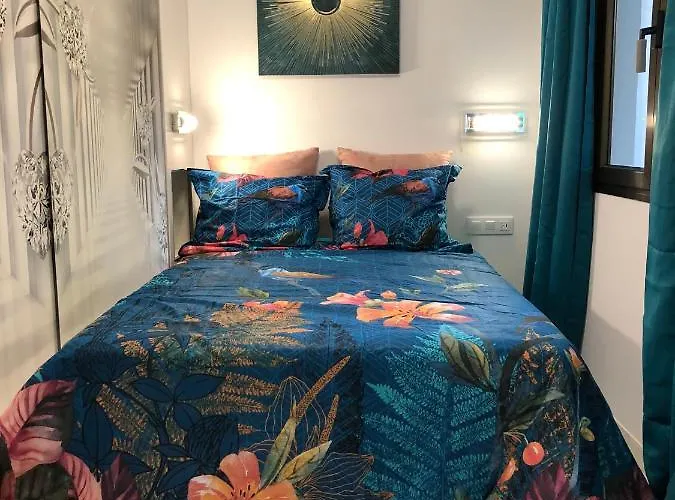 Atos With Private Garden וילה